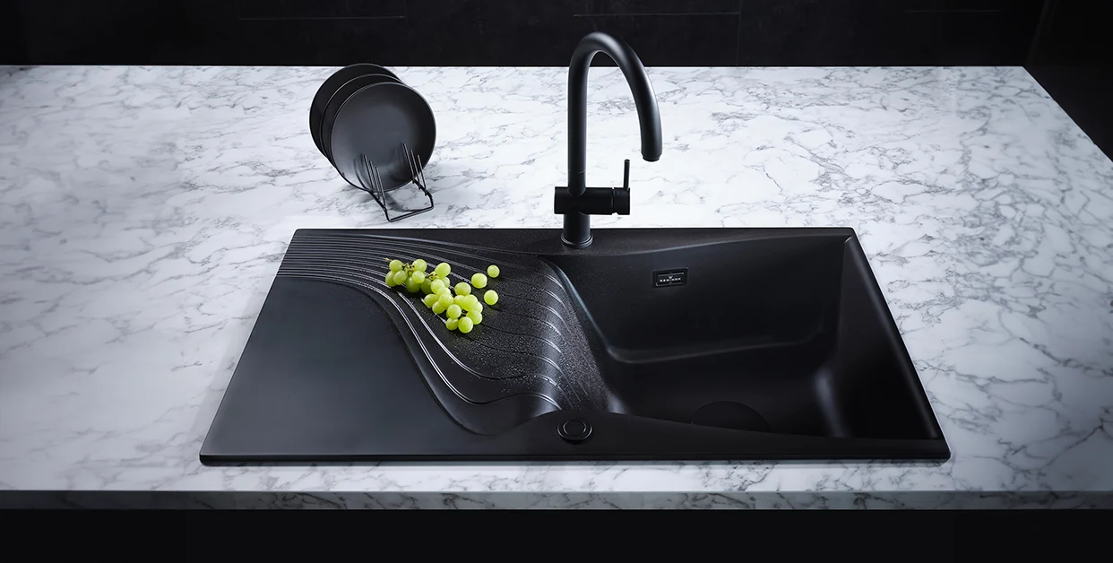 Lyon 900 Pure Black